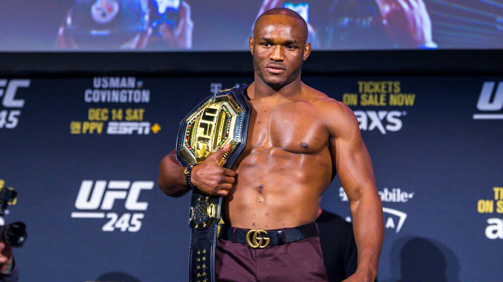 Meski Berteman Akrab, Kamaru Usman Tetap Siap Hadapi Islam Makhachev