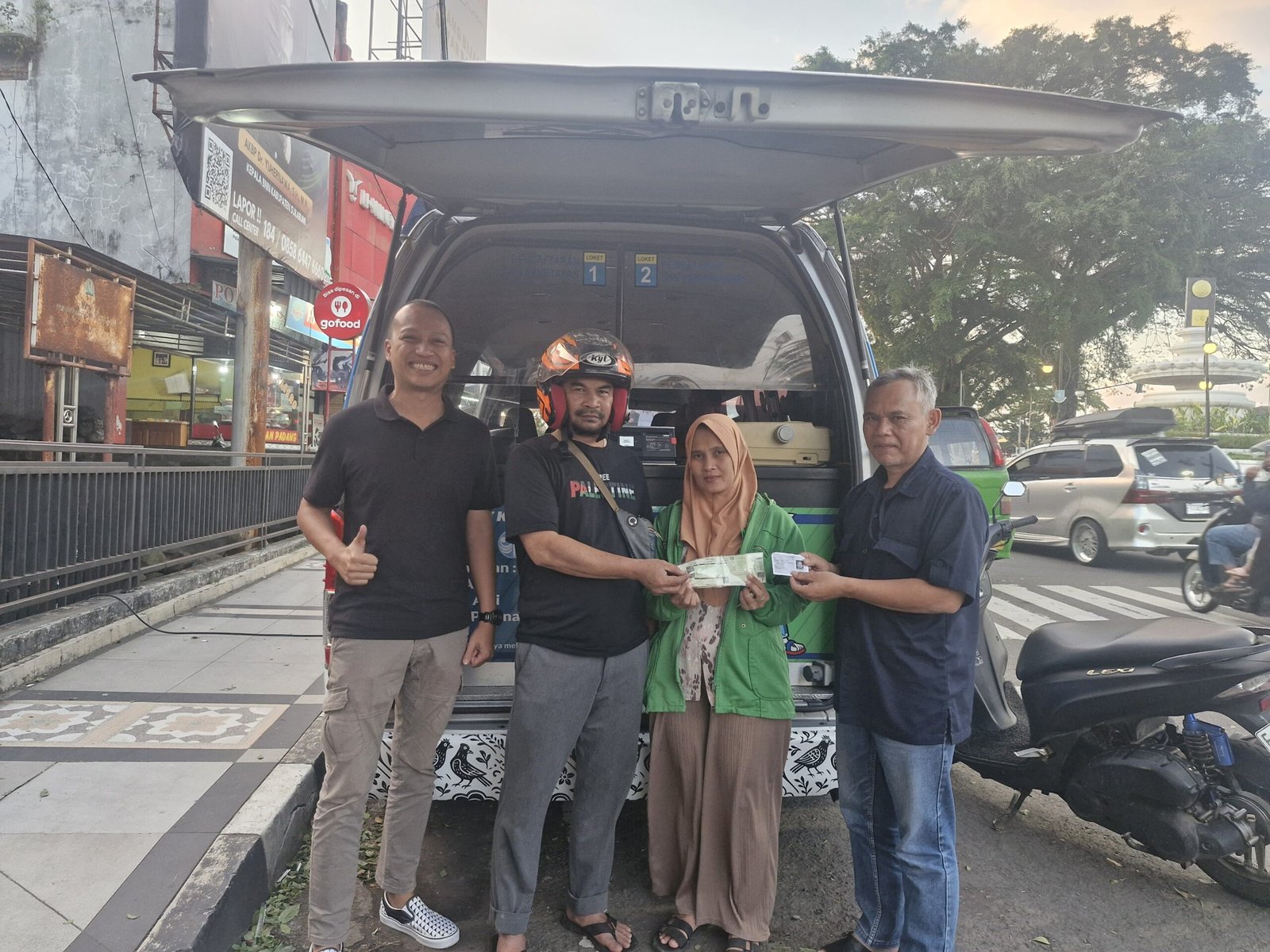 Tim Pembina Samsat Kabupaten Cianjur dan Samsat Kota Sukabumi Gelar Giat Samsat Night Berikan Kemudahan Layanan Masyarakat