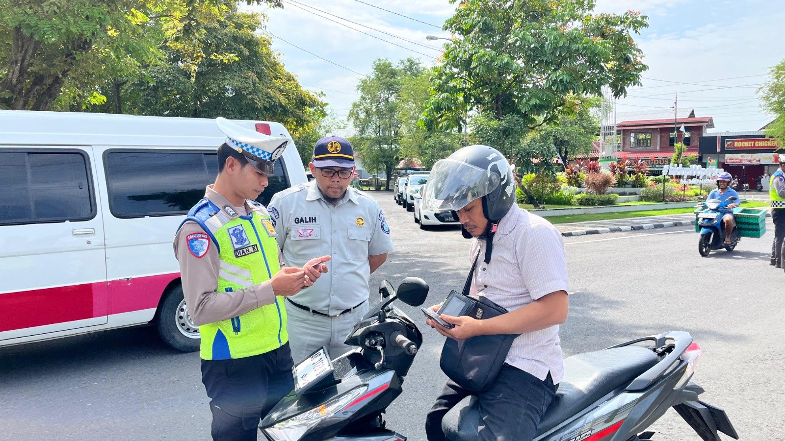 Operasi Gabungan Patuh Pajak Dorong Kepatuhan PKB dan SWDKLLJ di Kulon Progo