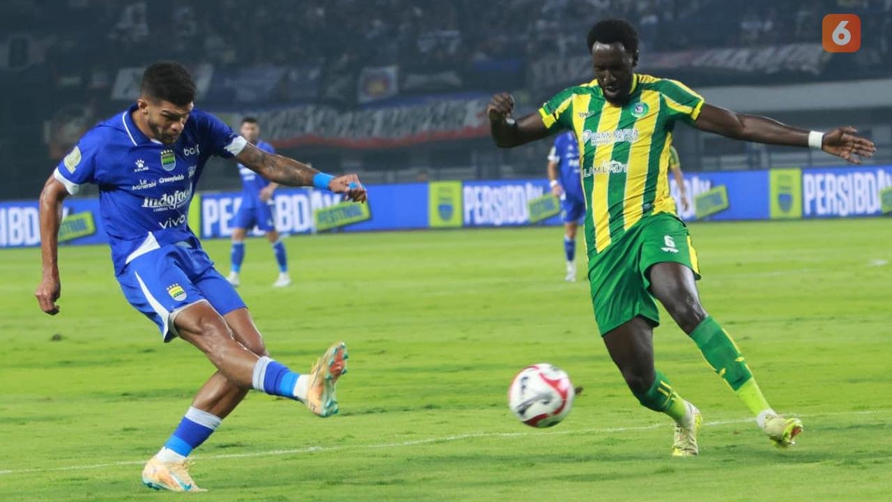 Liga Indonesia: Persib Bertengger di Puncak Klasemen dengan Selisih Satu Poin