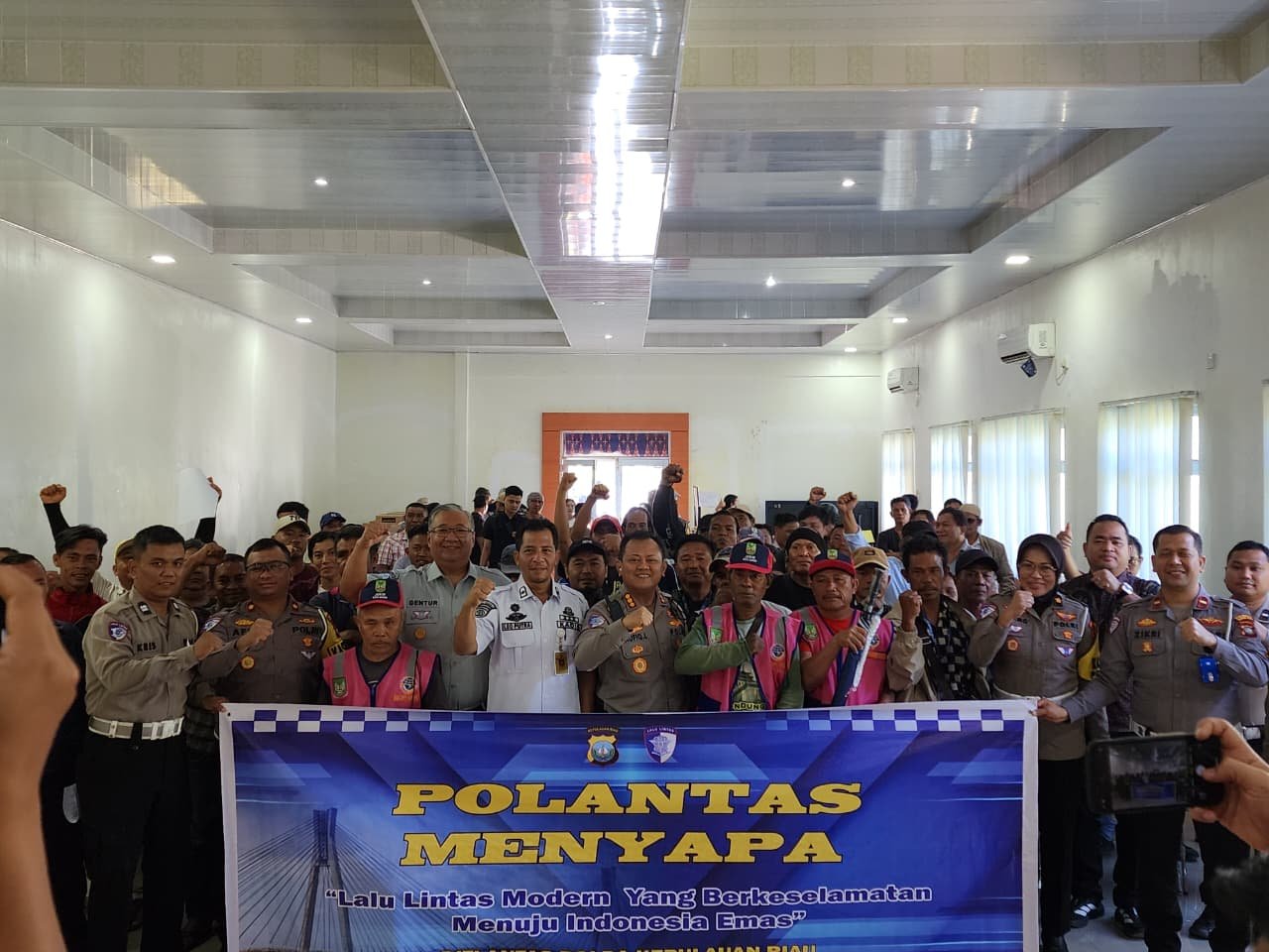 Tanamkan Tertib Berlalu Lintas Ditlantas Polda Kepri bersama Jasa Raharja Kepri dan Dinas Perhubungan Gelar Sosialisasi Keselamatan bersama Juru Parkir Kota Batam