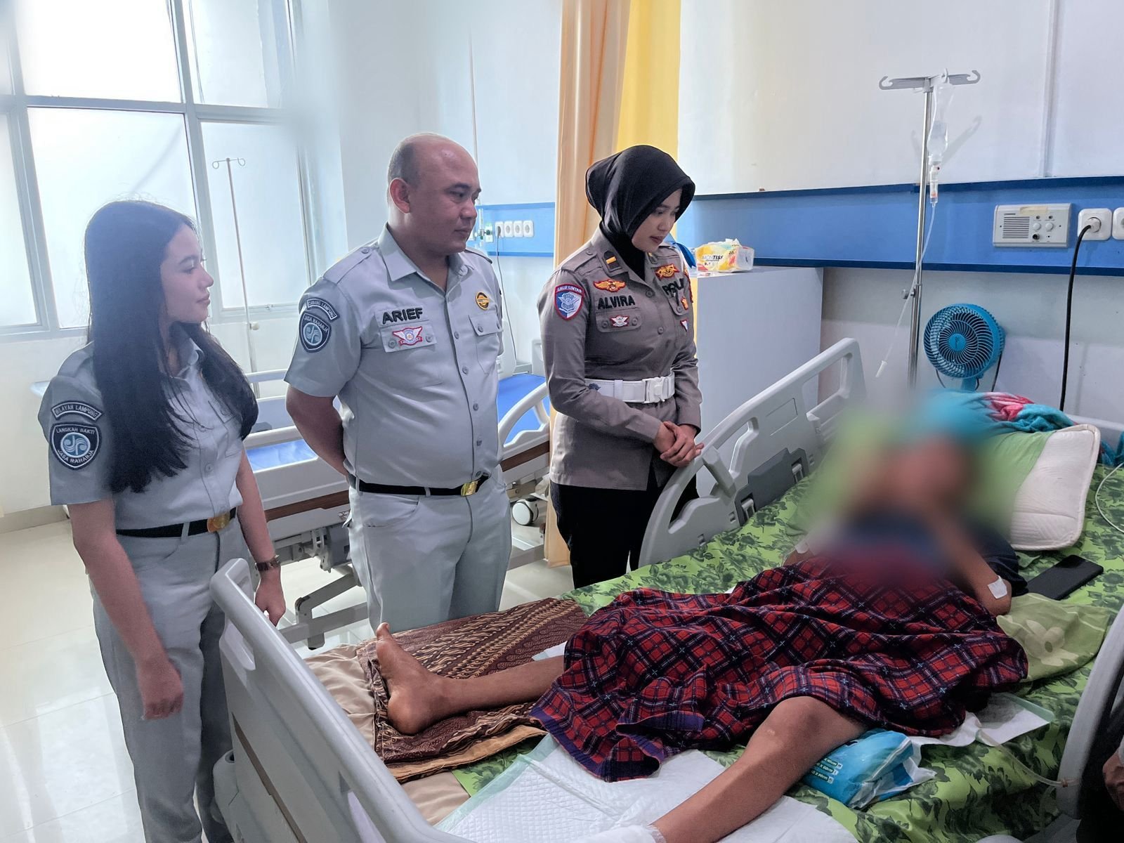 Aksi Simpatik Operasi Keselamatan Krakatau 2026, Jenguk Korban Laka Lantas di Rumah Sakit