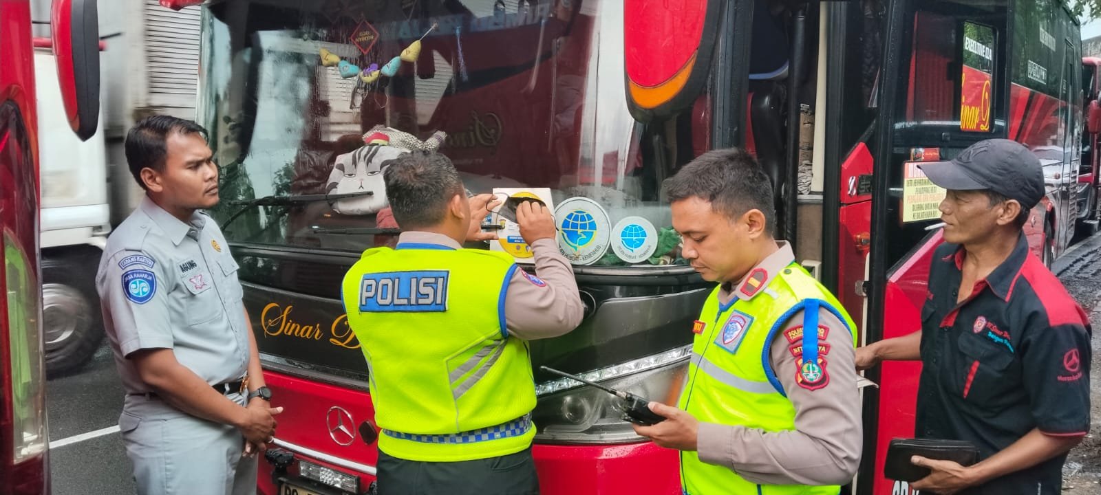 Polres Metro Tangerang Kota & Jasa Raharja Cabang Tangerang Gelar Sosialisasi & Ramp Check Dalam Rangka Operasi Keselamatan Jaya 2026