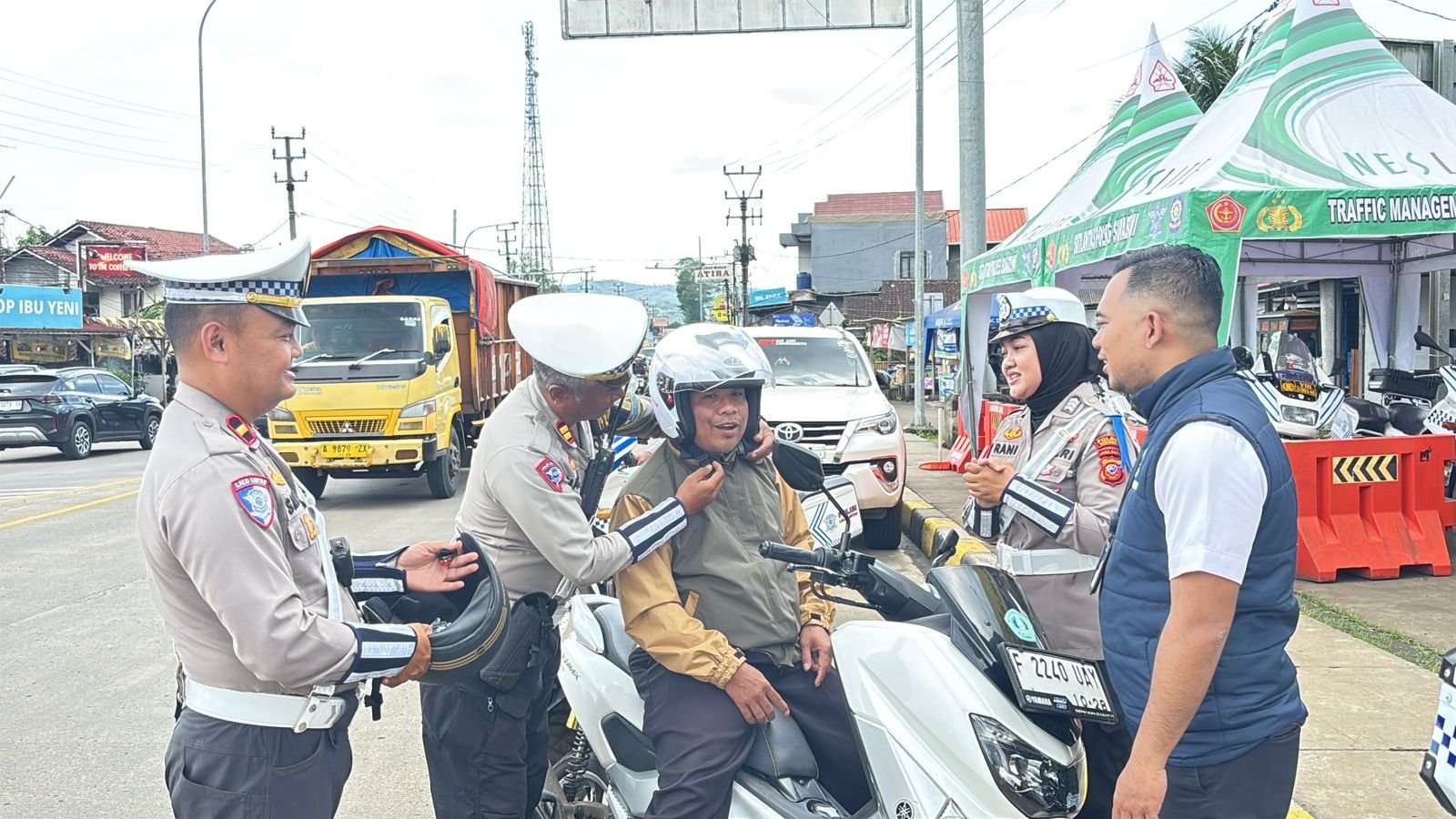 Sosialisasi Pelaksanaan Operasi Keselamatan Lodaya 2026 di Titik Rawan Kecelakaan Lalu Lintas Sosialisasi Pelaksanaan Operasi Keselamatan Lodaya 2026 di Titik Rawan Kecelakaan Lalu Lintas