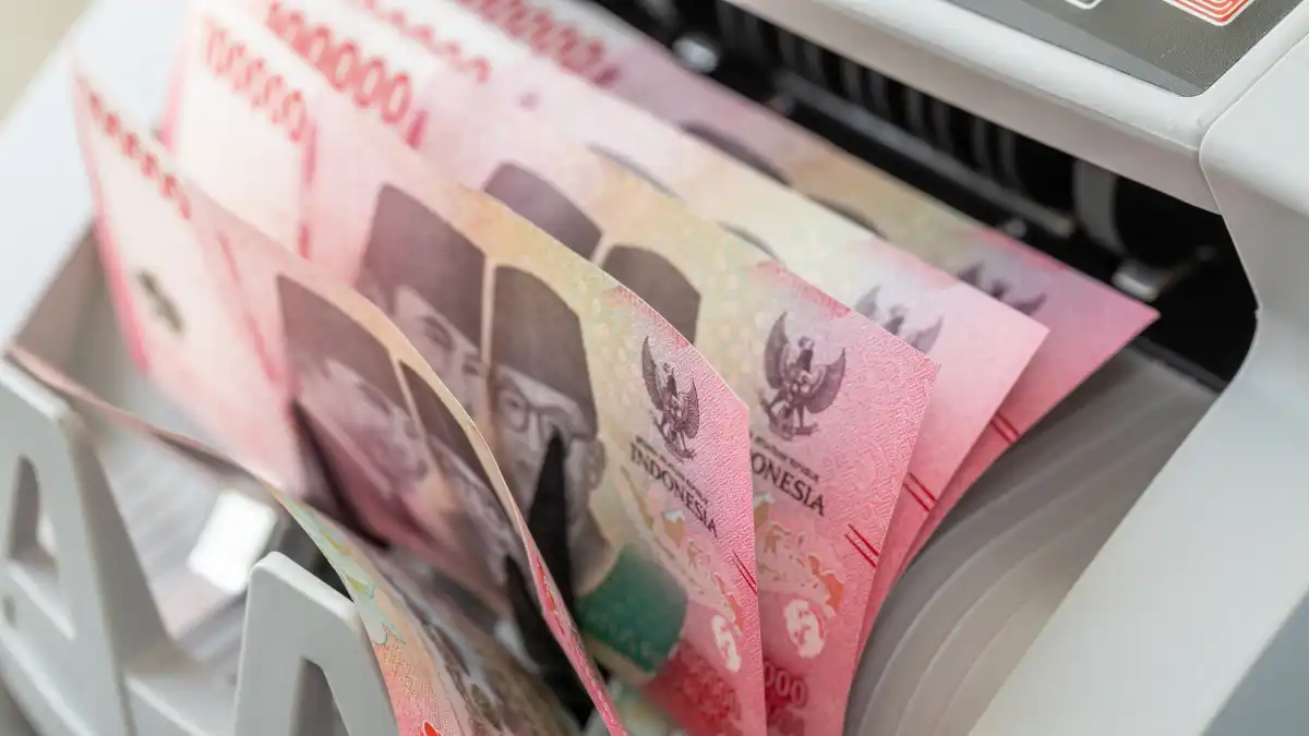 Rupiah Catat Apresiasi Terbatas ke Rp16.827 per Dolar AS