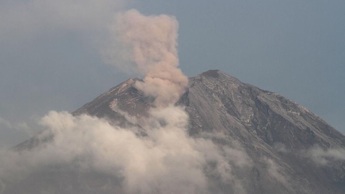 Erupsi Gunung Semeru, Kolom Letusan Capai Ketinggian 700 Meter