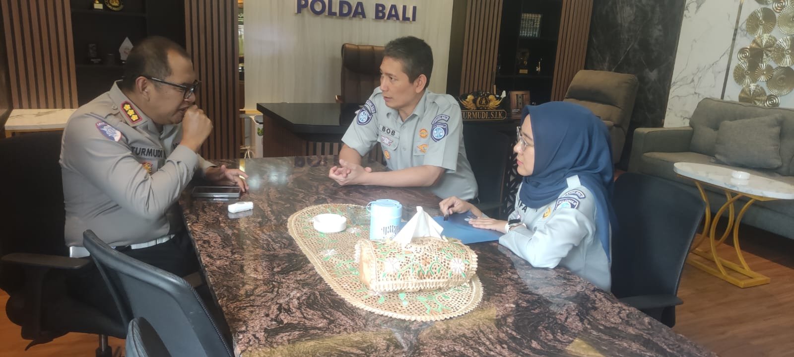 Jasa Raharja Bali dan Ditlantas Polda Bali Perkuat Sinergi Tingkatkan Kepatuhan Registrasi Kendaraan dan Tekan Angka Kecelakaan