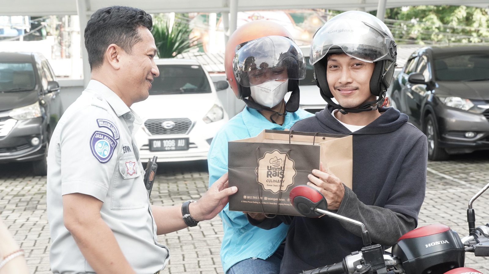 Berbagi Takjil Ramadan, Jasa Raharja Wilayah Lampung Edukasi Keselamatan Berkendara dan Sosialisasi Gebyar Samsat