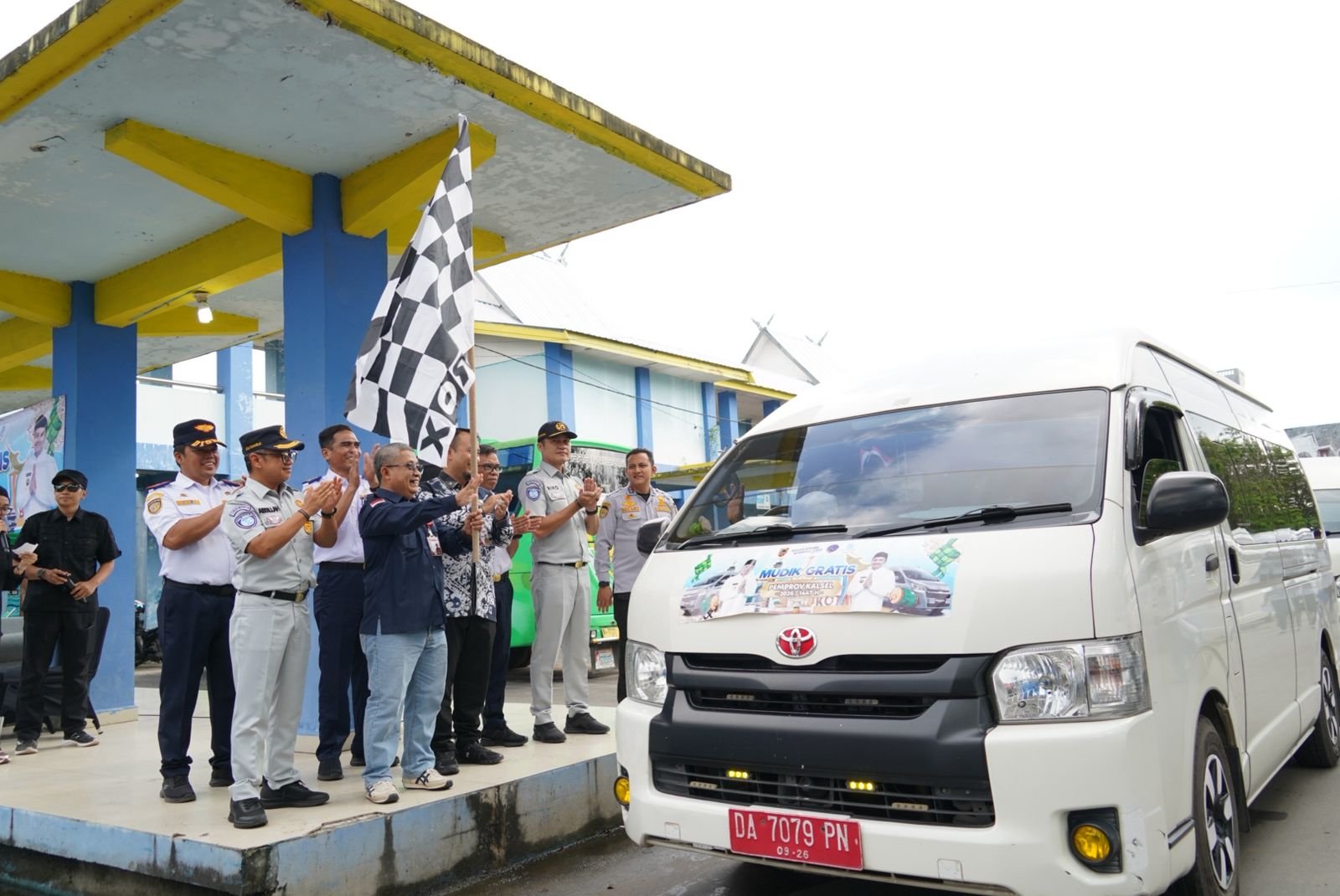Mudik Gratis 2026, Pemprov dan Jasa Raharja Kalsel Berangkatkan 27 Mini Bus