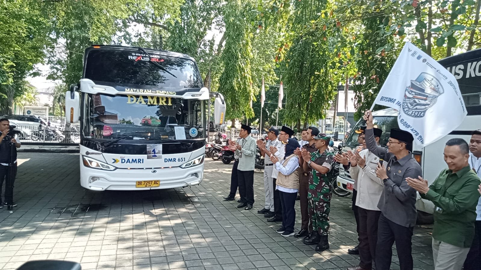 Sinergi Pelayanan Masyarakat, Jasa Raharja NTB Hadir pada Pelepasan Mudik Gratis Pemkot Mataram