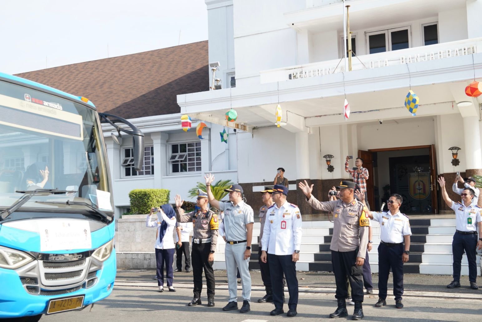 Jasa Raharja Kalsel Hadiri Pemberangkatan 176 Pemudik Pada Mudik Gratis Pemerintah Kota Banjarbaru