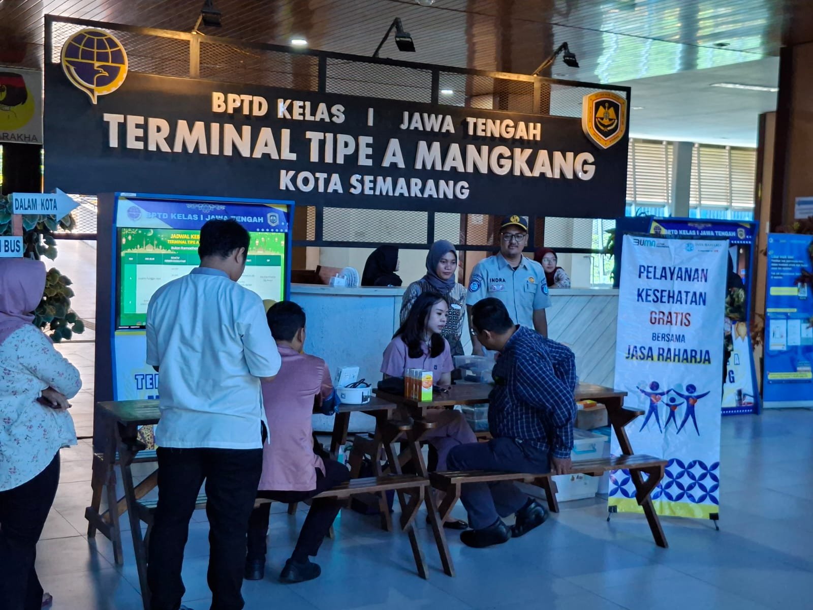 Kawal Arus Balik Sehat, Jasa Raharja dan RS Hermina Pandanaran Gelar Pengobatan Gratis di Stasiun Tawang Kawal Arus Balik Sehat, Jasa Raharja dan RS Hermina Pandanaran Gelar Pengobatan Gratis di Stasiun Tawang