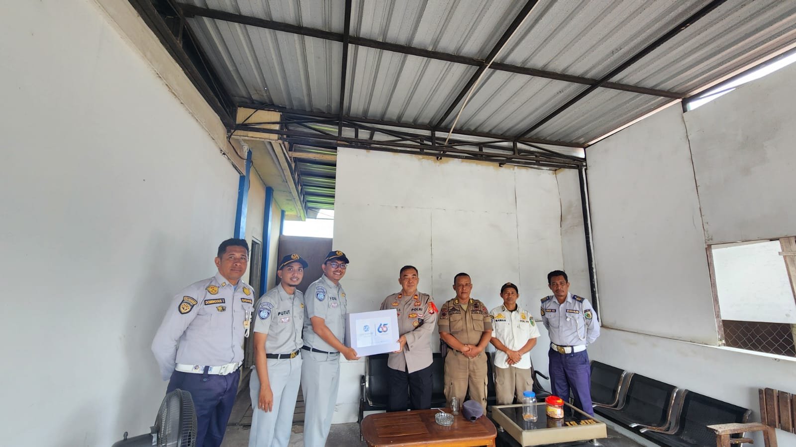 Aksi Simpatik di Operasi Ketupat 2026, Jasa Raharja Kalteng Beri Apresiasi untuk Petugas Posko Pengamanan Lebaran Aksi Simpatik di Operasi Ketupat 2026, Jasa Raharja Kalteng Beri Apresiasi untuk Petugas Posko Pengamanan Lebaran