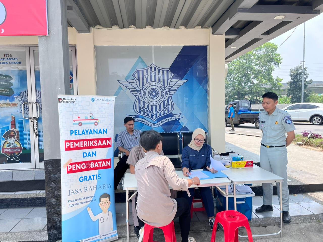 Jasa Raharja Jabar Gelar Pengobatan Gratis MUKL di Sejumlah Titik Strategis Selama Arus Mudik Lebaran 2026 Jasa Raharja Jabar Gelar Pengobatan Gratis MUKL di Sejumlah Titik Strategis Selama Arus Mudik Lebaran 2026