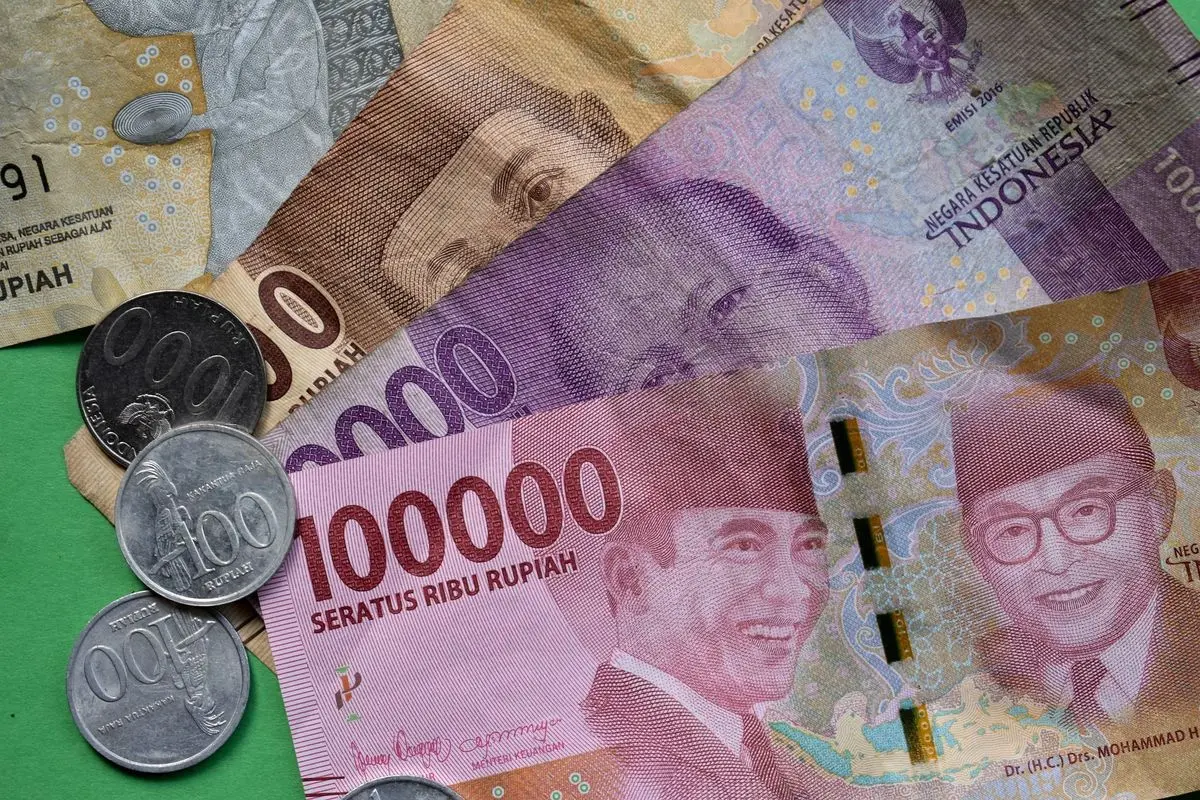 Tekanan Eksternal Seret Rupiah ke Rp16.922 per USD Tekanan Eksternal Seret Rupiah ke Rp16.922 per USD