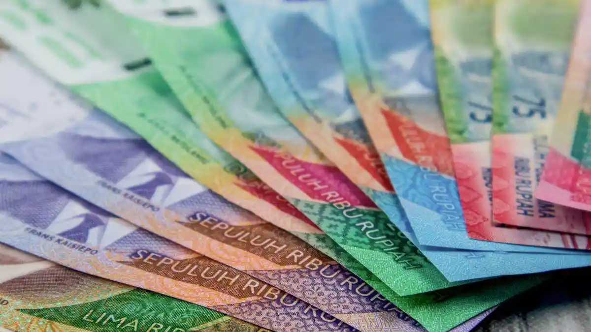 Nilai Tukar Rupiah Melemah di Tengah Ketidakpastian Pasar Global