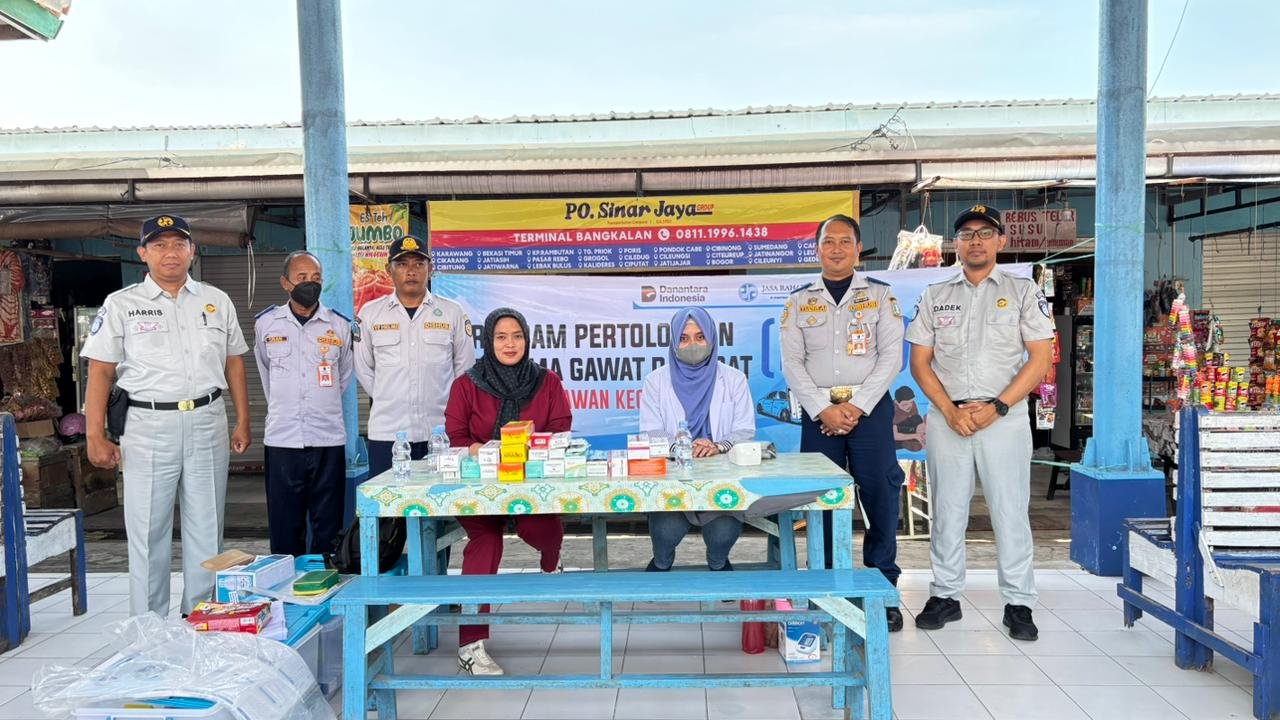 Jasa Raharja Cabang Pamekasan Gelar Pengobatan Gratis di Terminal Bangkalan