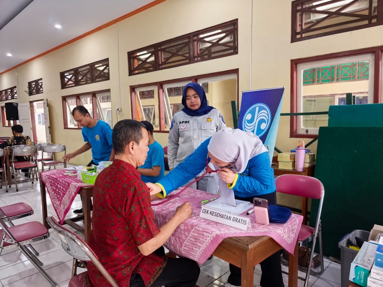 Jasa Raharja Sukoharjo Bersama RS PKU Muhammadiyah Karanganyar Gelar Sosialisasi PPGD dan Pengobatan Gratis di Gondangrejo