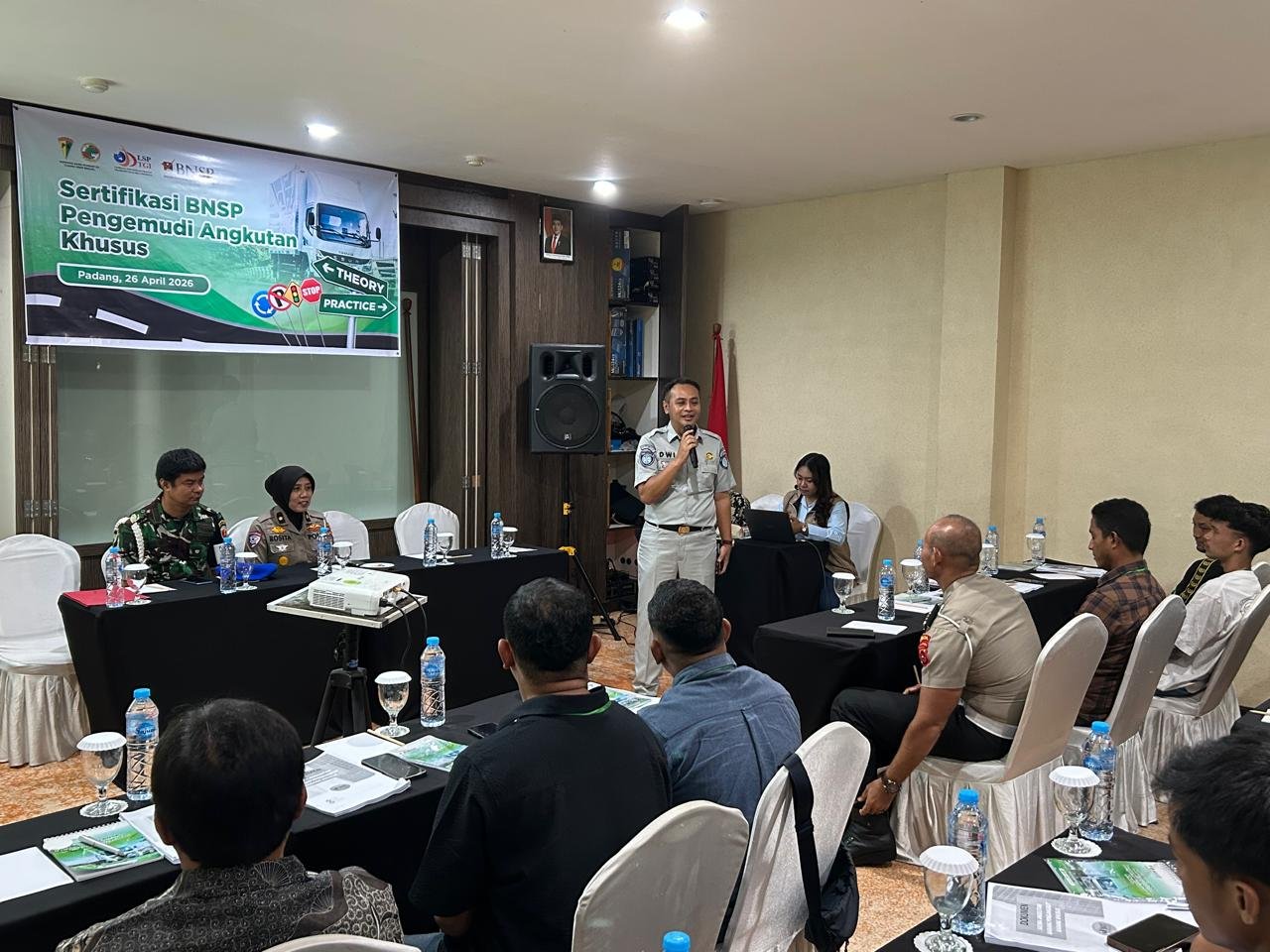 Jasa Raharja Sumbar Dukung Edukasi Keselamatan bagi Pengemudi Angkutan Barang Khusus