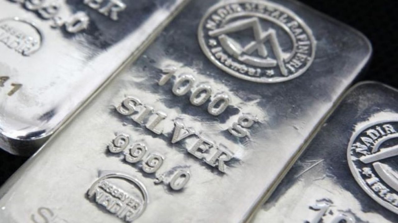 Harga Perak Antam Melemah ke Rp48.300 per Gram