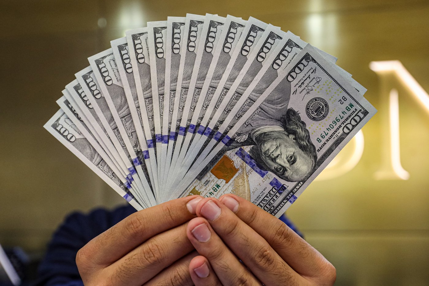 Dolar AS Turun Meski Laporan Tenaga Kerja April Lebih Baik dari Perkiraan