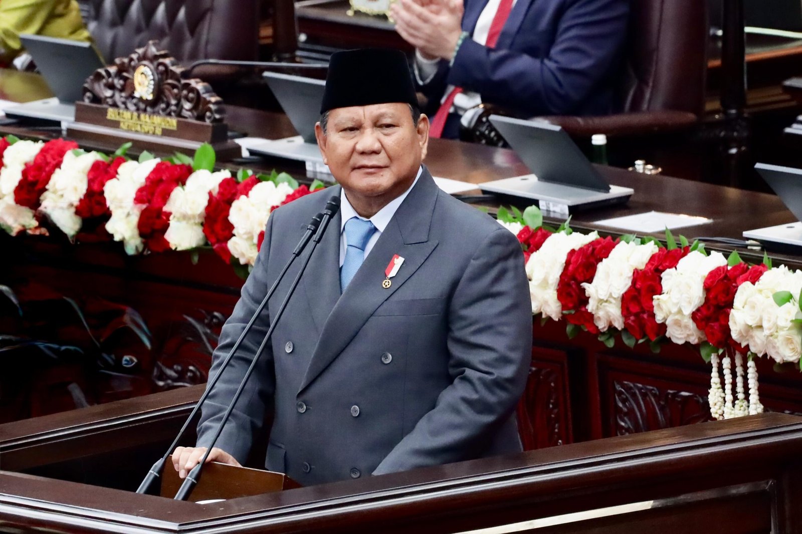 Presiden Prabowo Berkomitmen Berantas Praktik Ekonomi Ilegal di Indonesia Presiden Prabowo Berkomitmen Berantas Praktik Ekonomi Ilegal di Indonesia