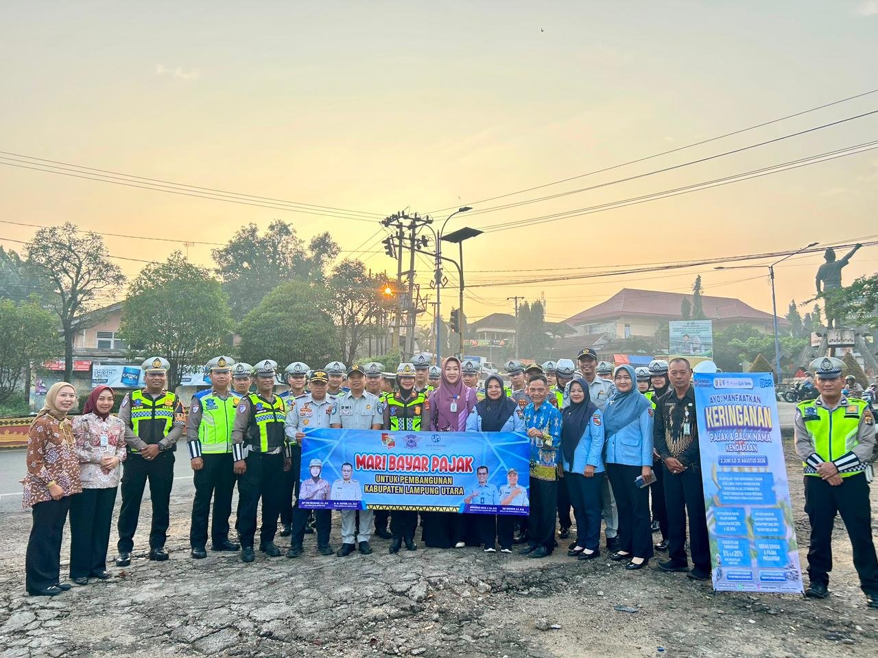 Tingkatkan Kedisiplinan dan Kepatuhan Pajak, Tim Gabungan Gelar Razia di Tugu Alamsyah Kotabumi