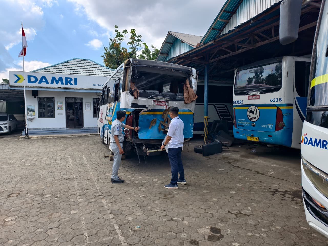 Jasa Raharja Kalsel Dampingi Penanganan Insiden Bus DAMRI di Loksado