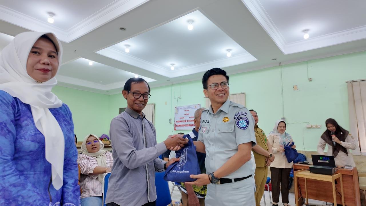 Perkuat Kesadaran Wajib Pajak, Tim Pembina Samsat Banjarbaru Sosialisasi di Kelurahan Guntung Payung