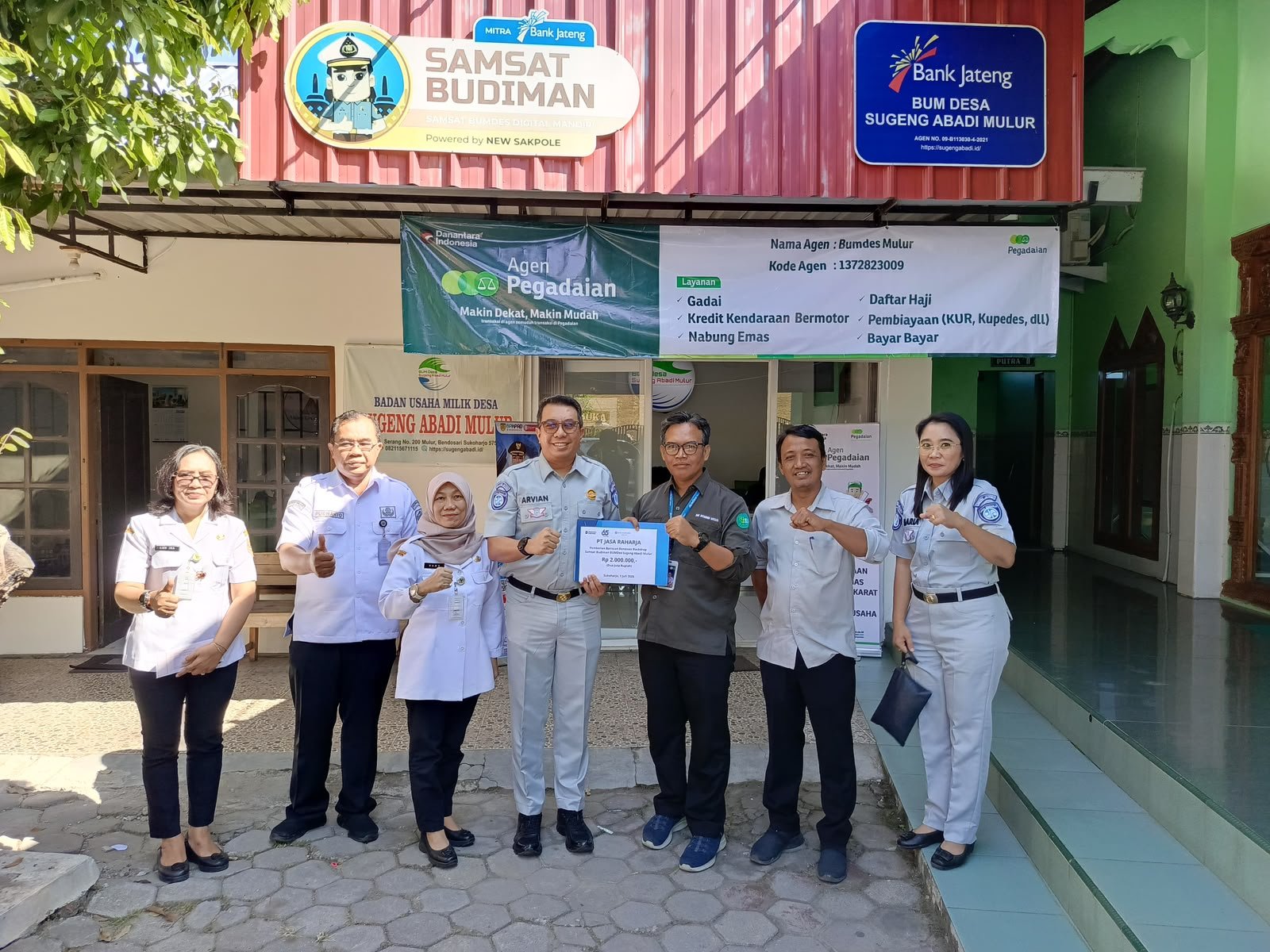 Tingkatkan Layanan Samsat Budiman, Jasa Raharja Serahkan Bantuan TJSL ke BUMDes Sugeng Abadi Mulur