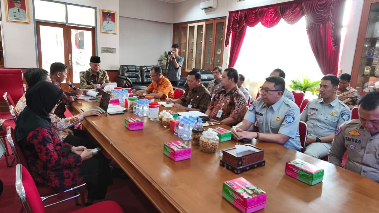 Optimalkan PKB dan SWDKLLJ 2026, Tim Pembina Samsat Jawa Tengah Perkuat Sinergi Bersama Pemerintah Kabupaten Wonogiri Optimalkan PKB dan SWDKLLJ 2026, Tim Pembina Samsat Jawa Tengah Perkuat Sinergi Bersama Pemerintah Kabupaten Wonogiri