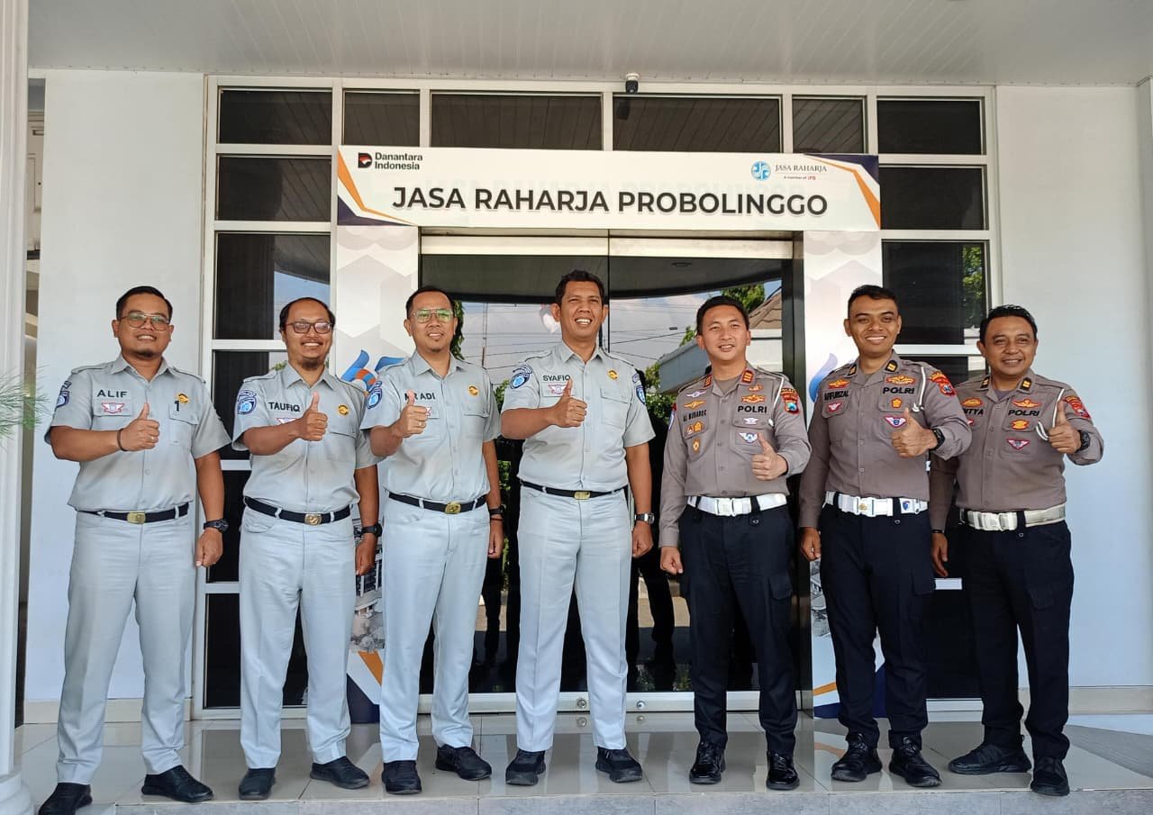 Kolaborasi Jasa Raharja dan Satlantas Polres Probolinggo Dorong Kepatuhan PKB dan Upaya Pencegahan Kecelakaan Lalu Lintas Kolaborasi Jasa Raharja dan Satlantas Polres Probolinggo Dorong Kepatuhan PKB dan Upaya Pencegahan Kecelakaan Lalu Lintas