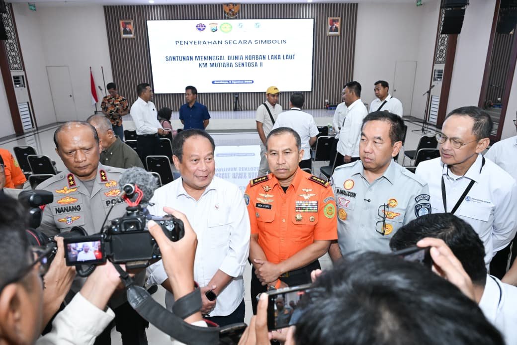 Jasa Raharja Serahkan Santunan kepada Ahli Waris Korban Kebakaran KM Mutiara Sentosa II