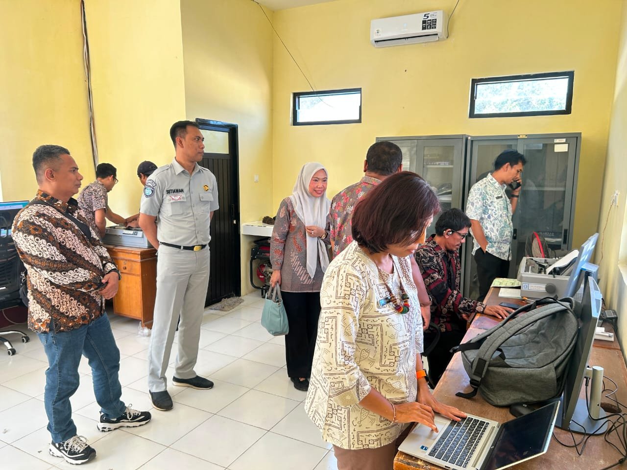 Jasa Raharja Sumbawa Dukung Optimalisasi Layanan Samsat 5 Tahunan Melalui Monitoring dan Uji Coba Jasa Raharja Sumbawa Dukung Optimalisasi Layanan Samsat 5 Tahunan Melalui Monitoring dan Uji Coba