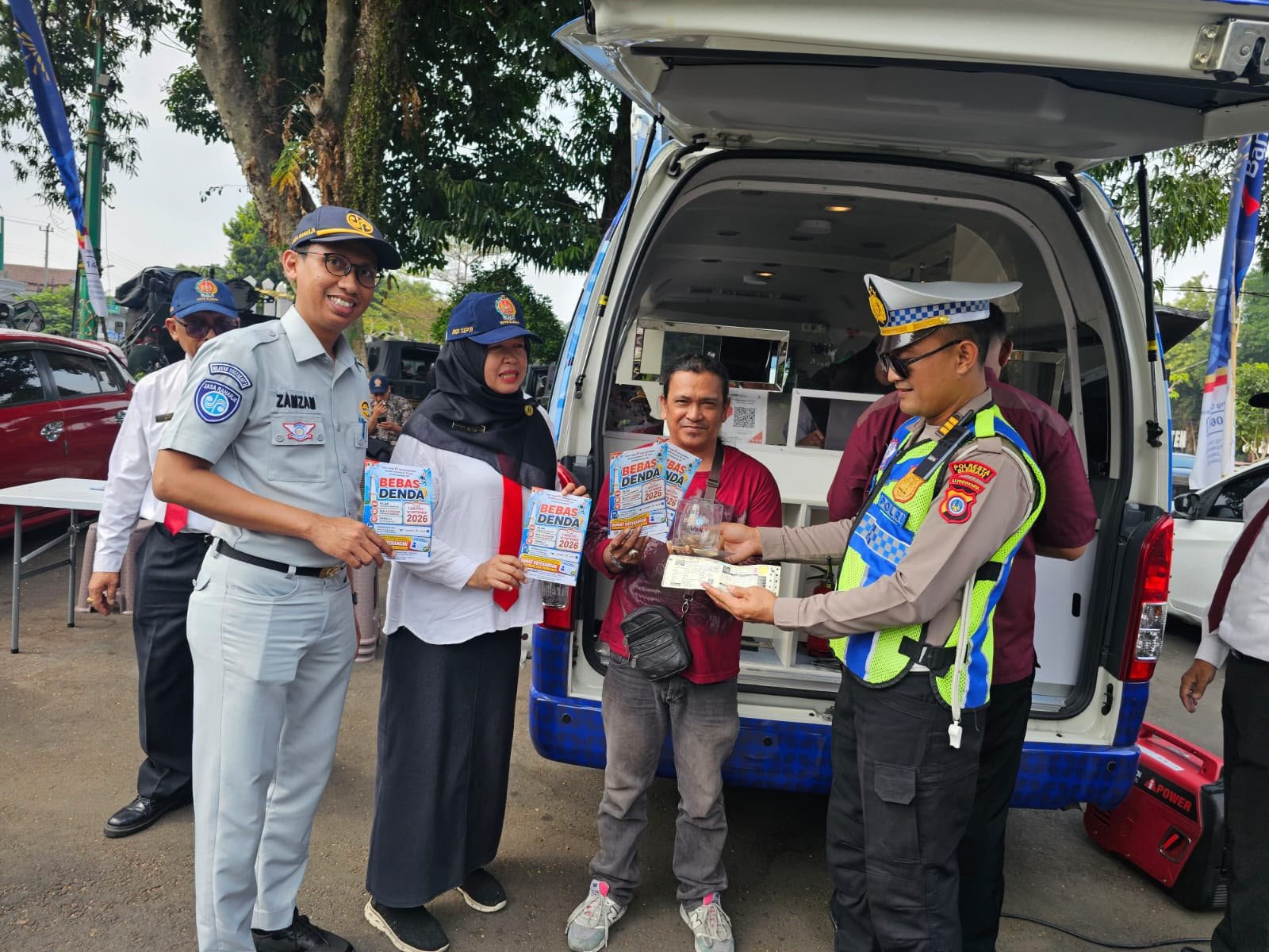 Jasa Raharja Tingkatkan Pemahaman Wajib Pajak tentang Peran dan Manfaat  SWDKLLJ melalui Operasi Gabungan