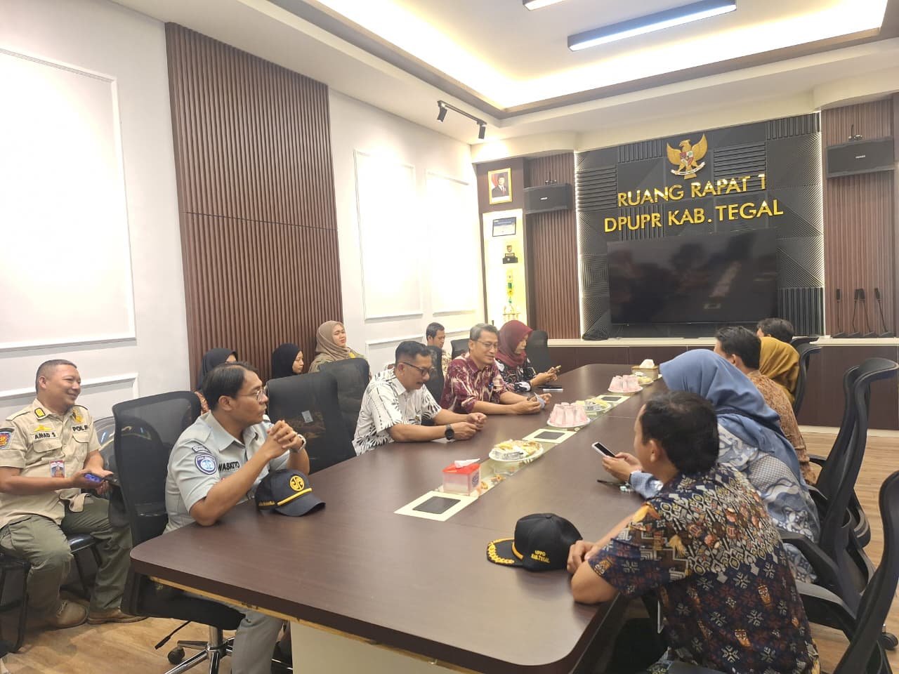Tim Pembina Samsat Slawi Laksanakan GADIS PANTURA dan TULUS NGOPENI di Kantor Dinas PUPR Kabupaten Tegal