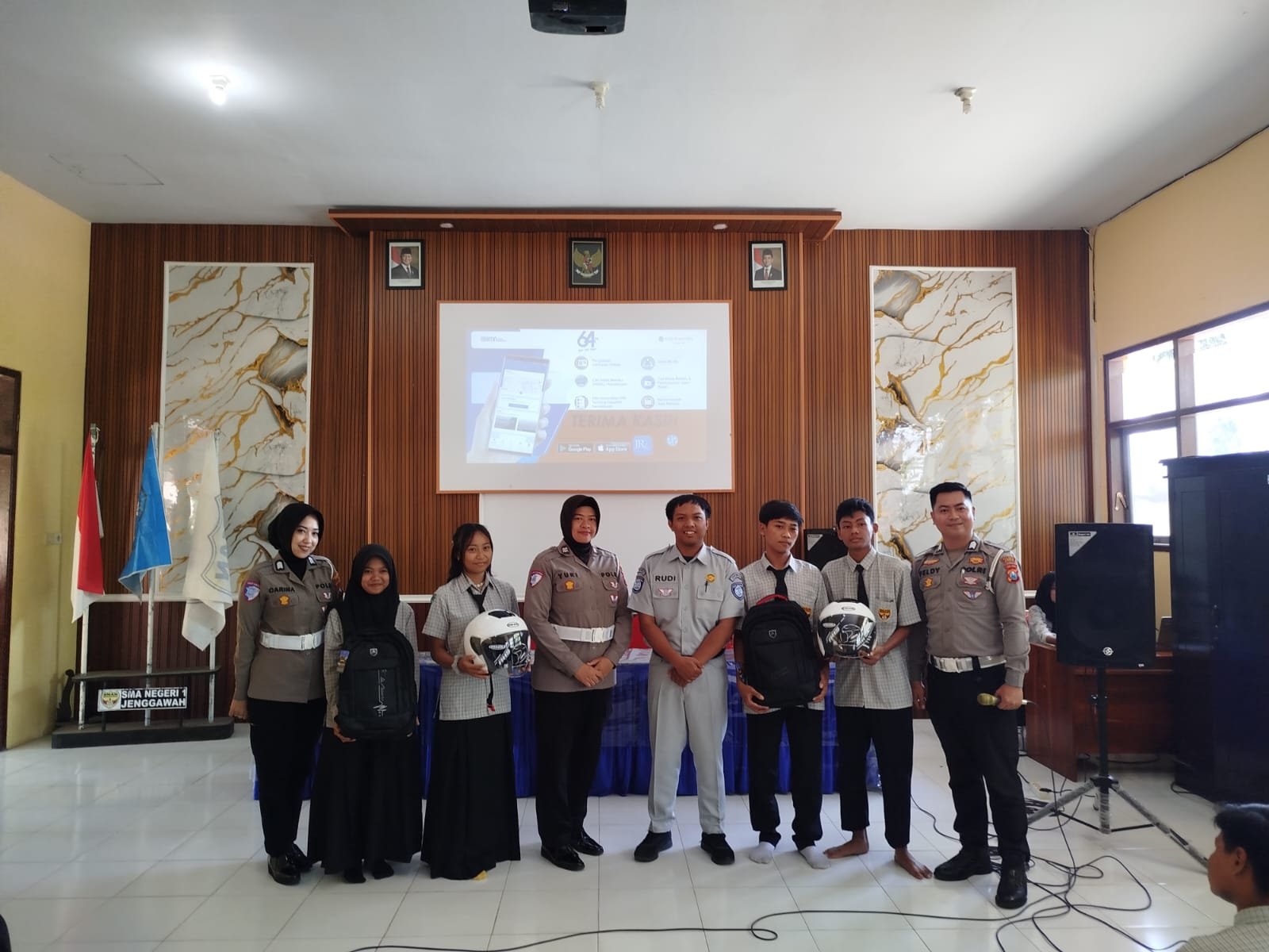 PPKL di SMAN Jenggawah, Jasa Raharja dan Satlantas Polres Jember Perkuat Edukasi Keselamatan Berlalu Lintas bagi Pelajar PPKL di SMAN Jenggawah, Jasa Raharja dan Satlantas Polres Jember Perkuat Edukasi Keselamatan Berlalu Lintas bagi Pelajar