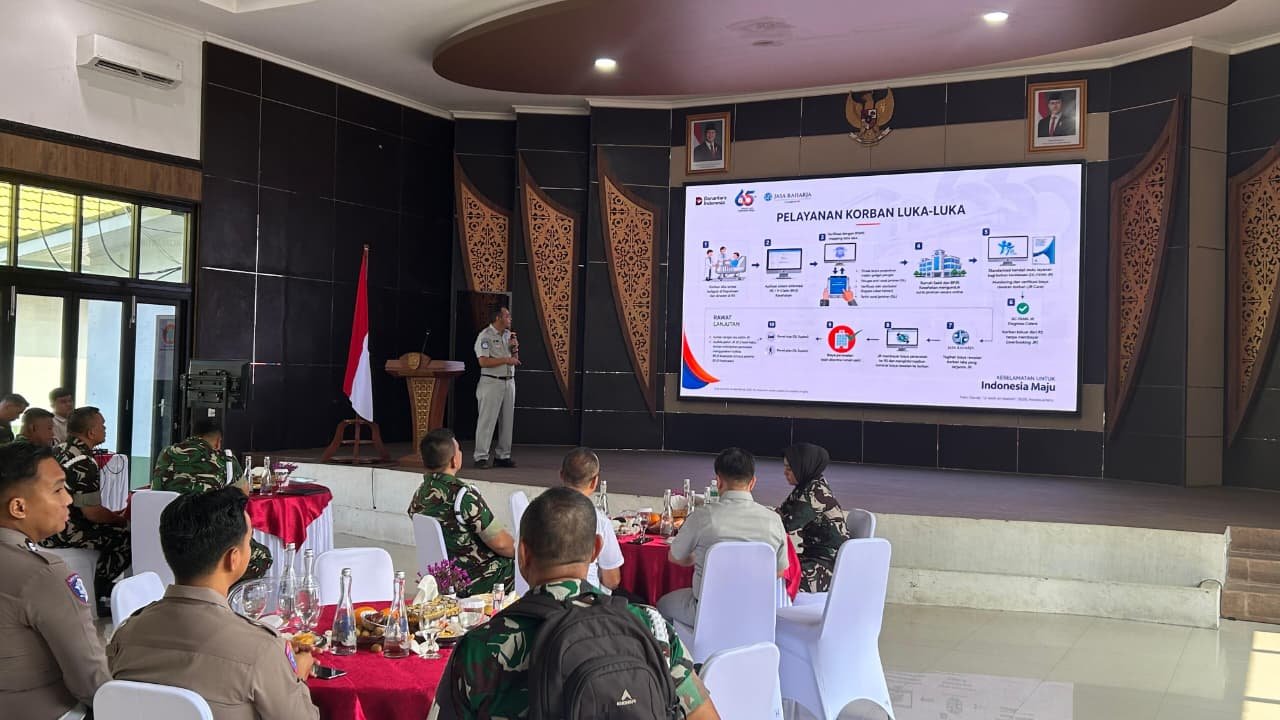 Jasa Raharja Sumbar Edukasi Prajurit TNI tentang Keselamatan Berkendara dan PPGD