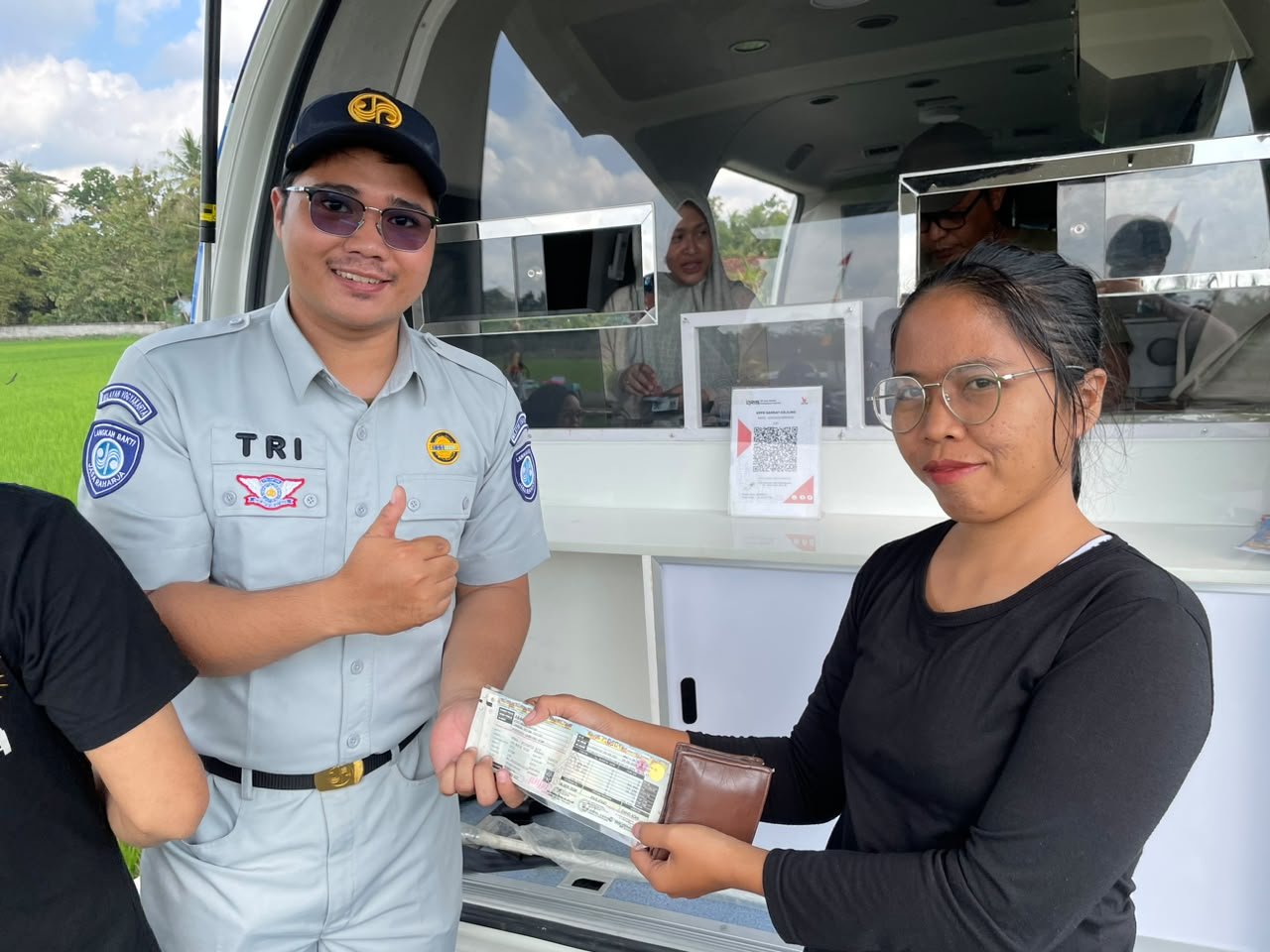 Jasa Raharja Dekatkan Layanan Pajak melalui Samsat On Sunday Morning di Bulak Ngijon