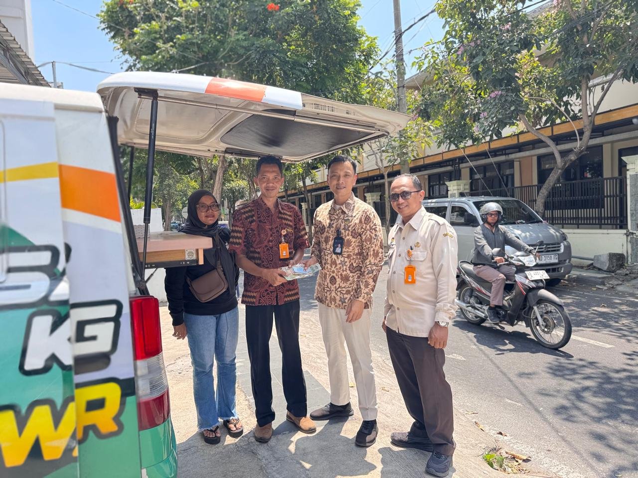 Jasa Raharja Bersama Samsat Madiun Kota Lebih Proaktif dengan Layanan Samsat Keliling di RSUD Soedono