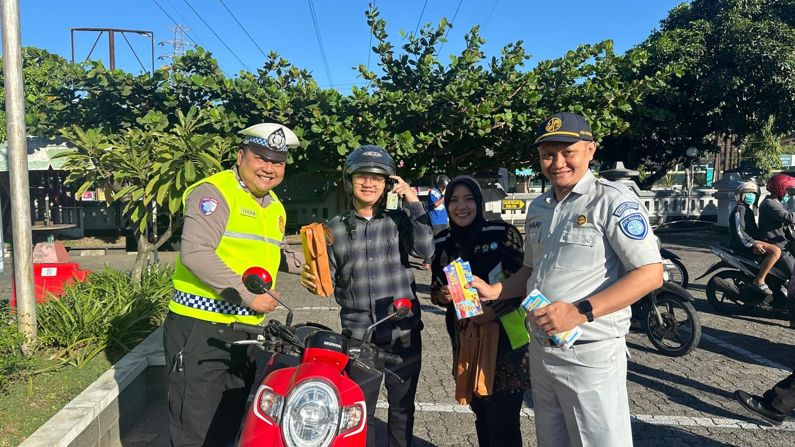 Tim Pembina Samsat Surakarta Gelar Operasi Gabungan, Dorong Kepatuhan Masyarakat Bayar Pajak Kendaraan Bermotor