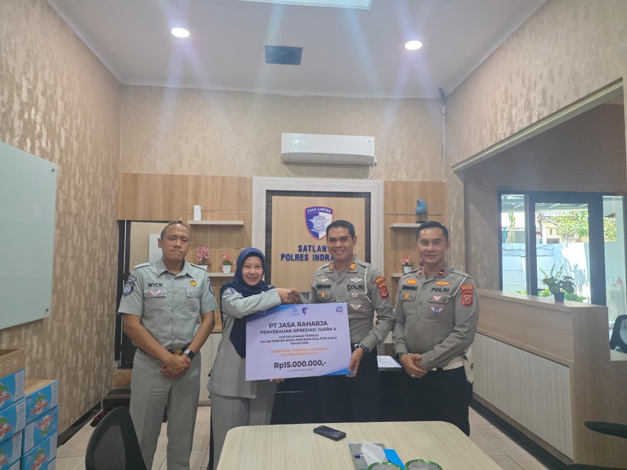 Jasa Raharja Indramayu Serahkan Penghargaan Pos Pelayanan Terpadu Terbaik dalam Siaga Idul Fitri 1447 H