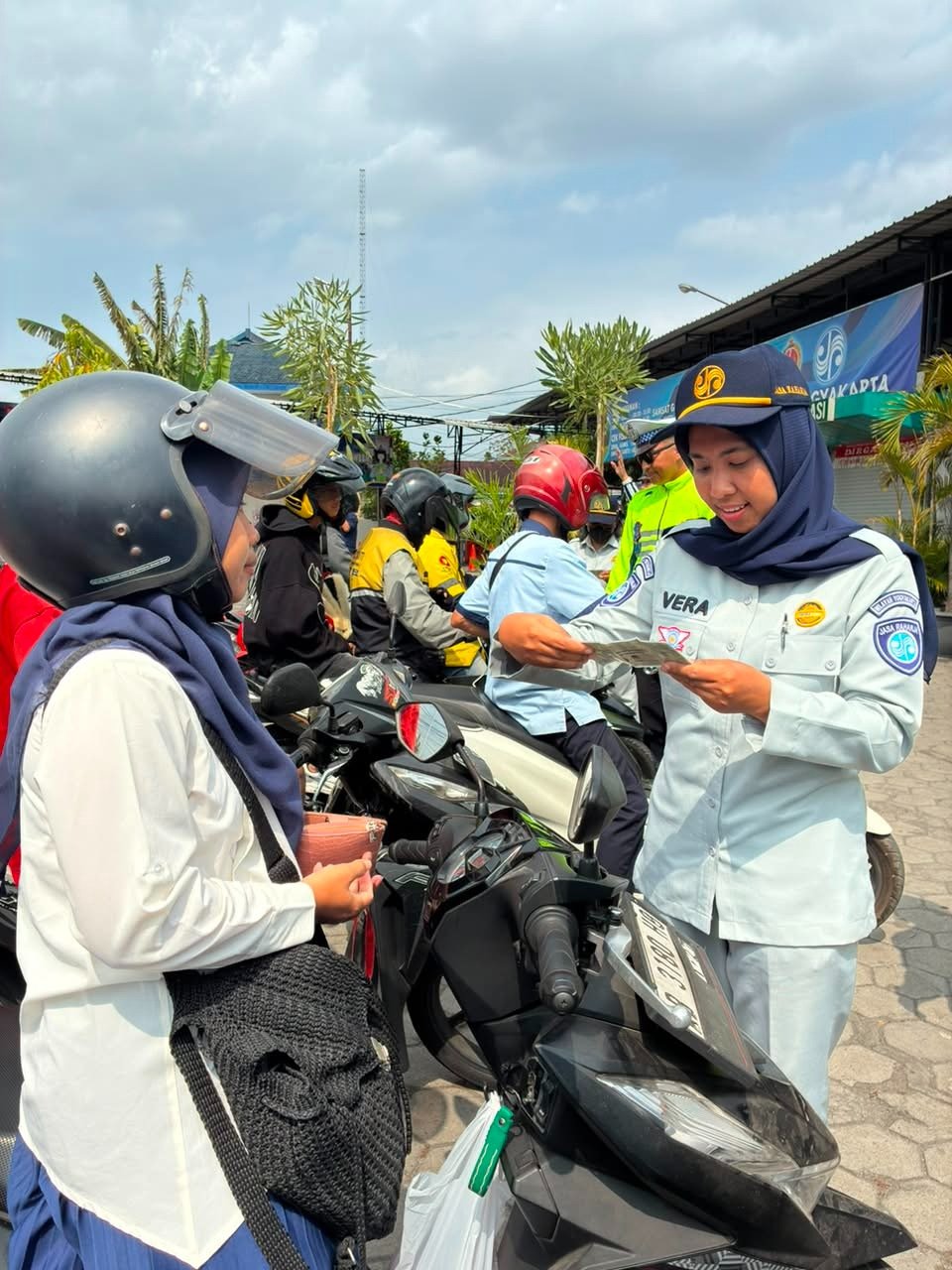 Operasi Gabungan Dorong Pengendara Tertib PKB, SWDKLLJ, dan Berlalu Lintas