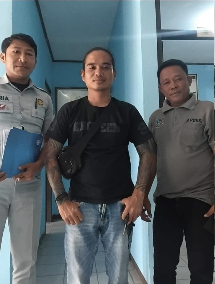 Petugas Samsat Pembantu Pameungpeuk Laksanakan Kegiatan Gaspoll di Kelurahan Cigodeg, Kabupaten Garut Petugas Samsat Pembantu Pameungpeuk Laksanakan Kegiatan Gaspoll di Kelurahan Cigodeg, Kabupaten Garut