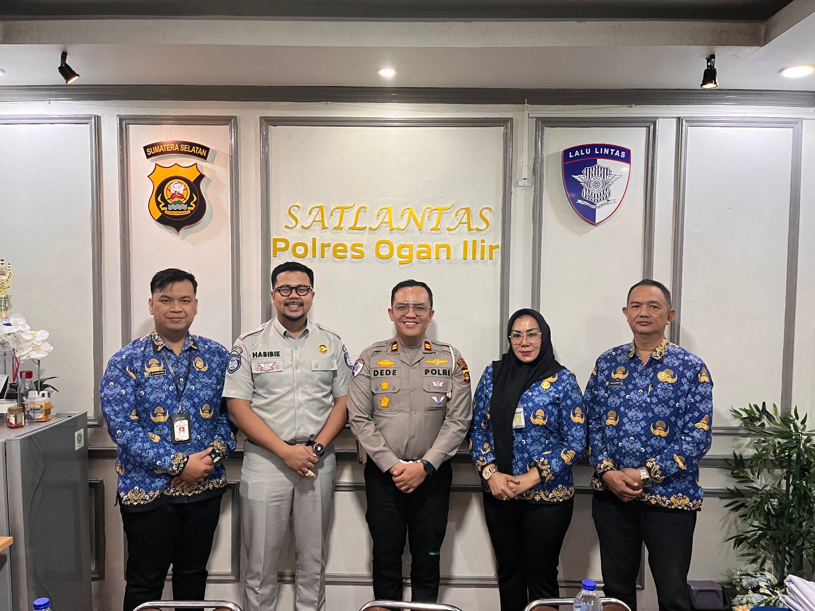 Samsat Ogan Ilir II Gelar ‘Samsat Menyapa’ Mudahkan Bayar Pajak Kendaraan Samsat Ogan Ilir II Gelar ‘Samsat Menyapa’ Mudahkan Bayar Pajak Kendaraan