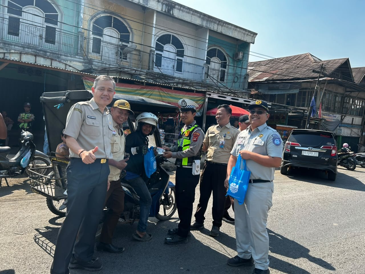 Gelar Samsat Empat lawang Menyapa Upaya Edukasi Pelayanan Di Pasar Tebing Tinggi