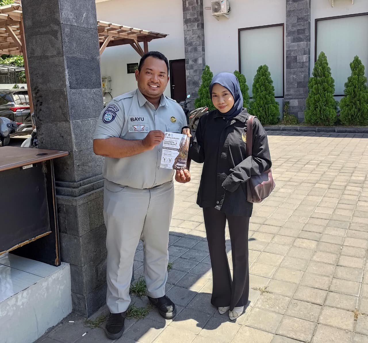 Liburan Sambil Taat Pajak, Jasa Raharja Sapa Wisatawan di Nusa Penida
