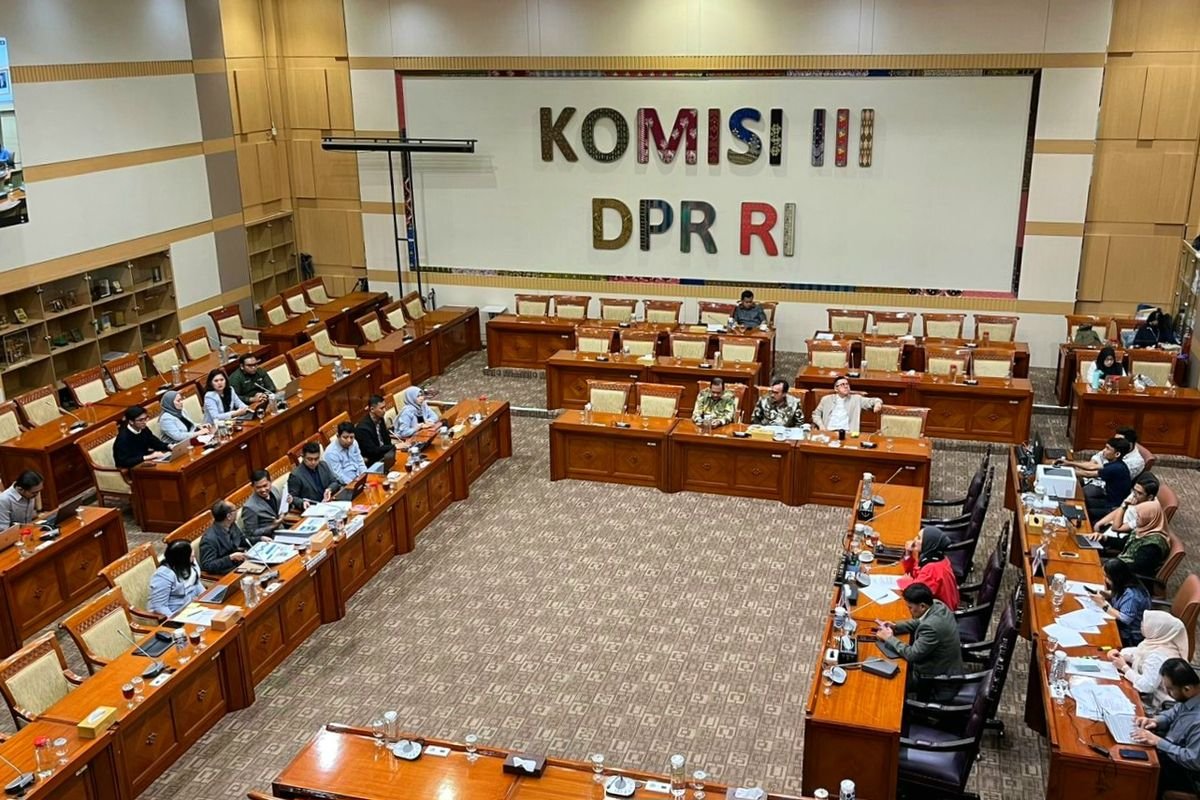 Komisi III DPR Jelaskan Alasan Mempercepat Rapat Pembahasan RUU Perampasan Aset