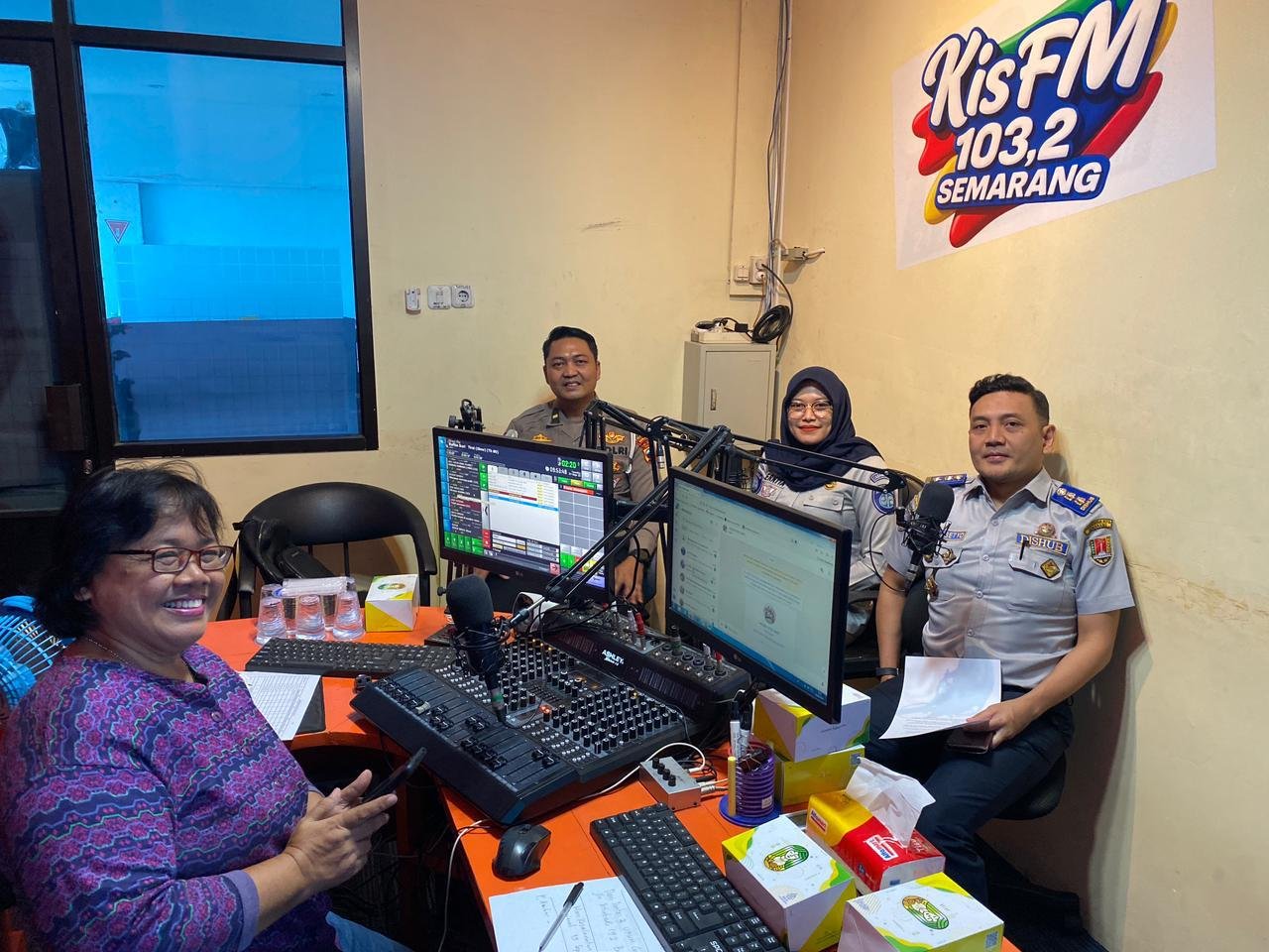 Tekan Angka Kecelakaan di Tembalang dan Banyumanik, Jasa Raharja Bersama Polri dan Dishub Gencarkan Edukasi Keselamatan Melalui Radio Tekan Angka Kecelakaan di Tembalang dan Banyumanik, Jasa Raharja Bersama Polri dan Dishub Gencarkan Edukasi Keselamatan Melalui Radio