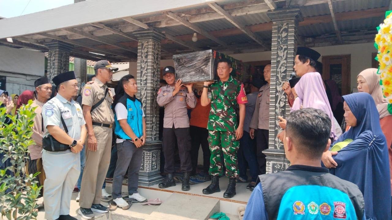 Jasa Raharja Tuban Serahkan Santunan Korban KM Virgo Transport 8 kepada Ahli Waris
